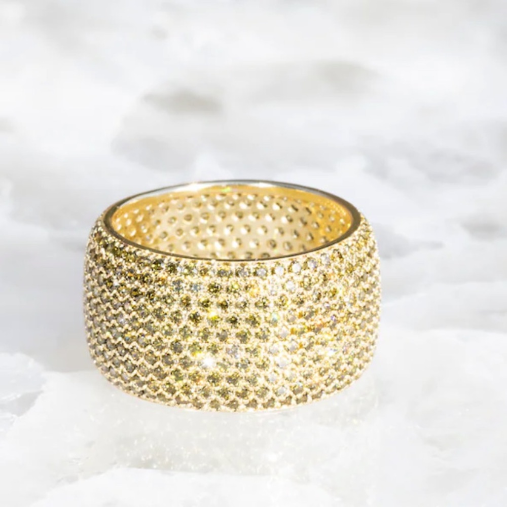 Billionaire peridot ring